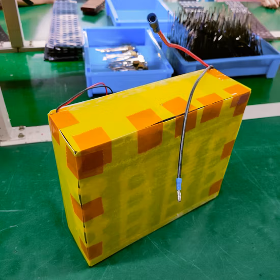 La Chine usine OEM ODM rechargeable 32700 Cellule LFP 3.2V6000mAh 8s5p 25.6V Batterie LiFePO4 Batterie 24V pour système solaire